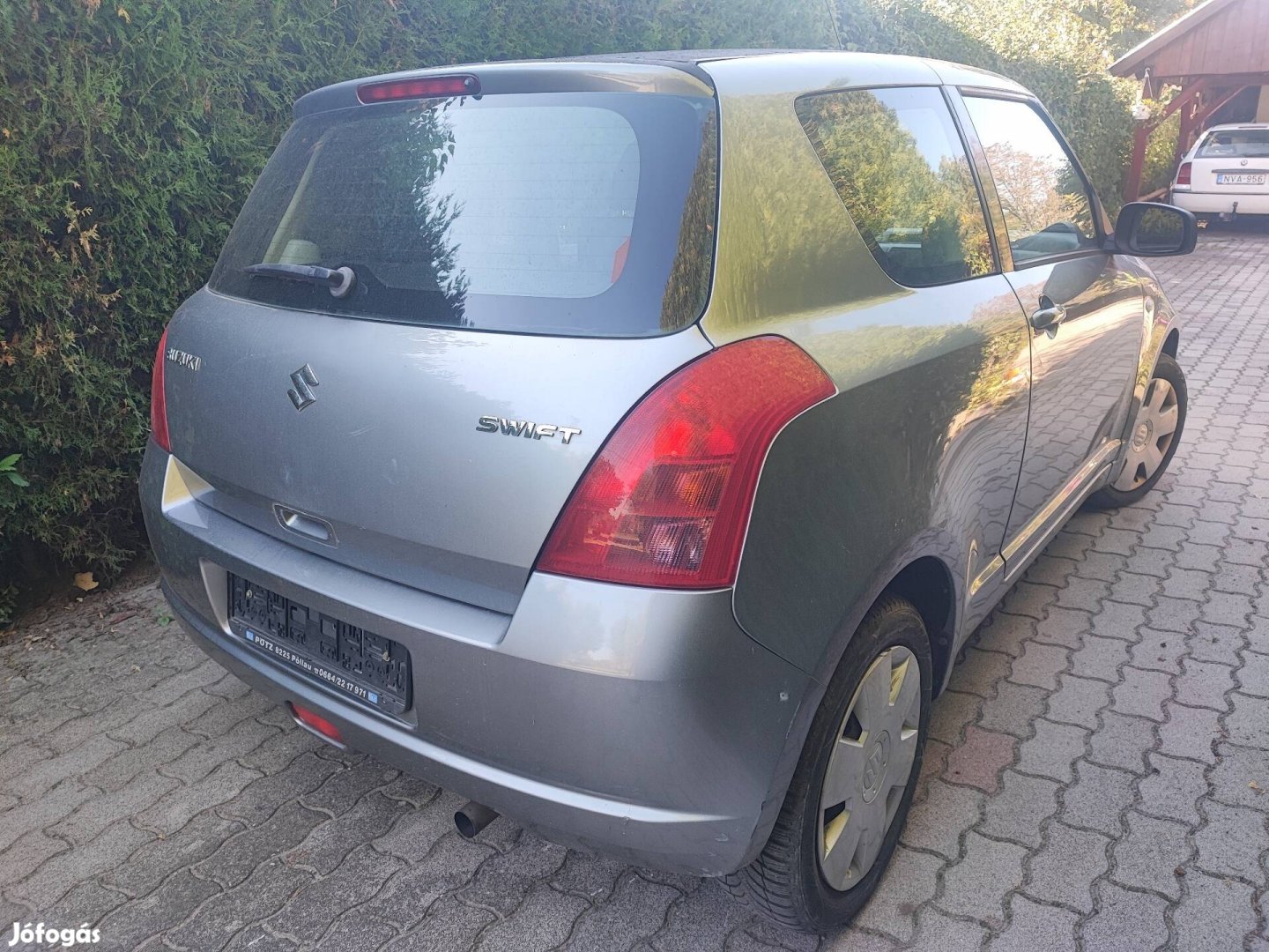 Suzuki Swift 2005 Hátsó lökhárító sárvédő ajtó tükör stb 