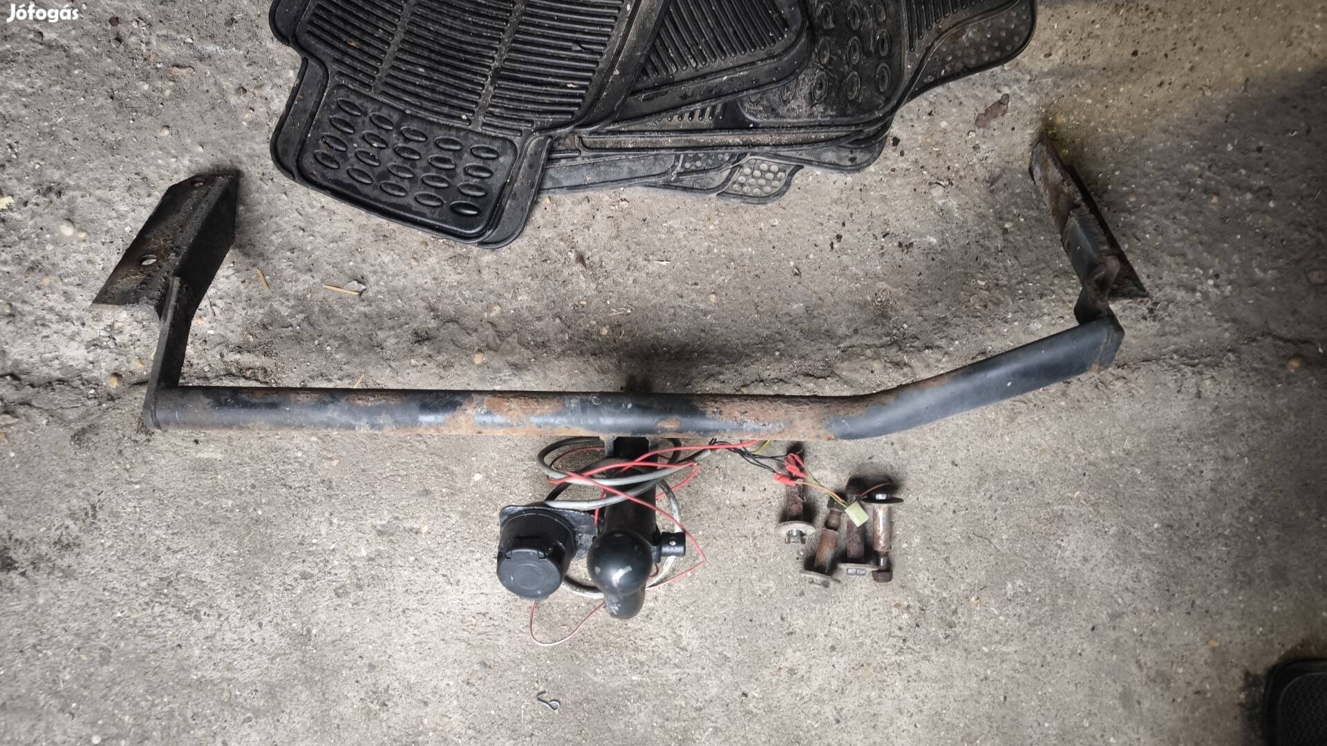 Suzuki Swift 2005- levehető vonóhorog 