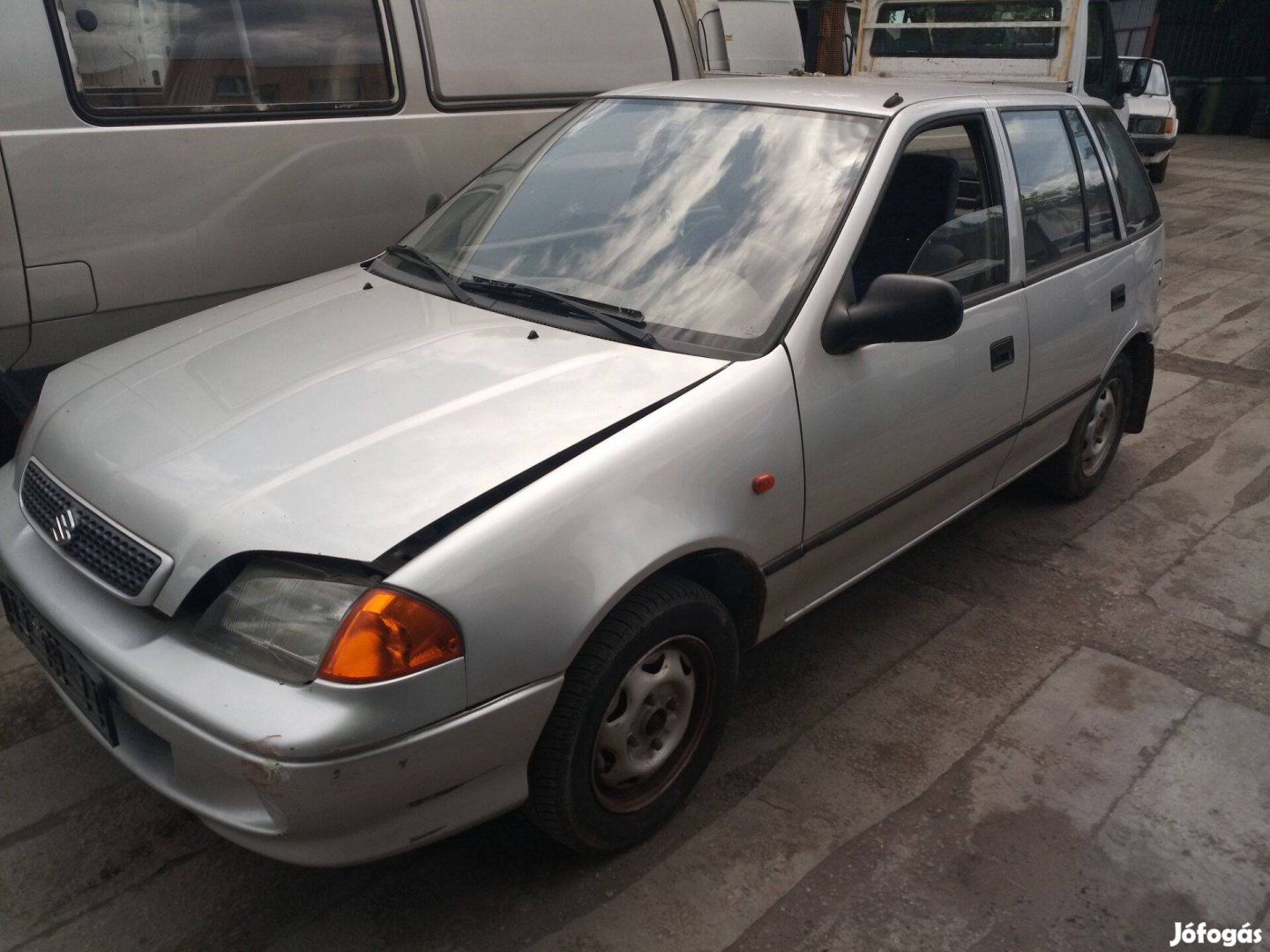 Suzuki Swift 2 bontás, lökhárító, motorháztető, sárvédő