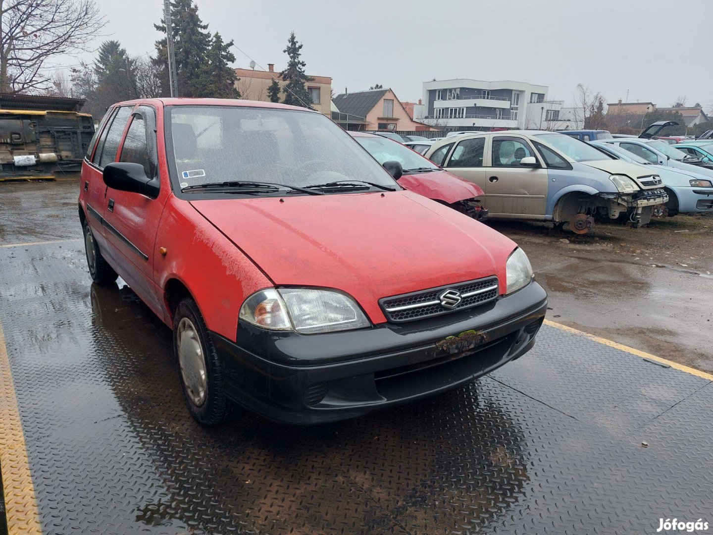 Suzuki Swift 2 karosszéria elemei piros