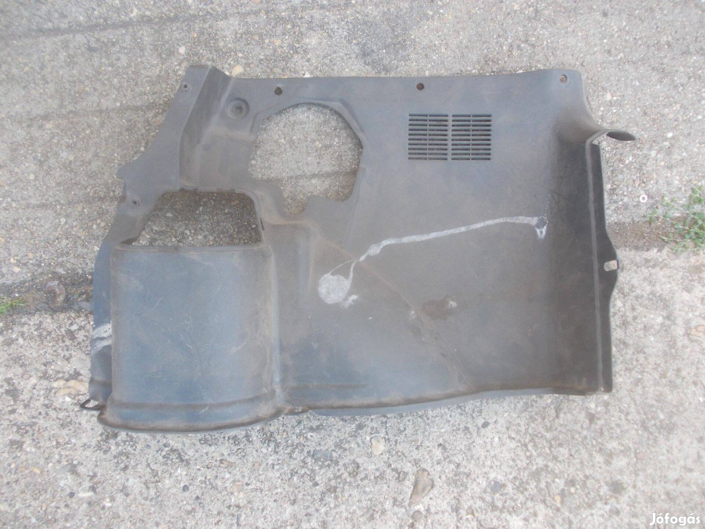 Suzuki Swift 3-5 ajtós jobb hátsó sötét csomagtartó burkolat 1989-2000