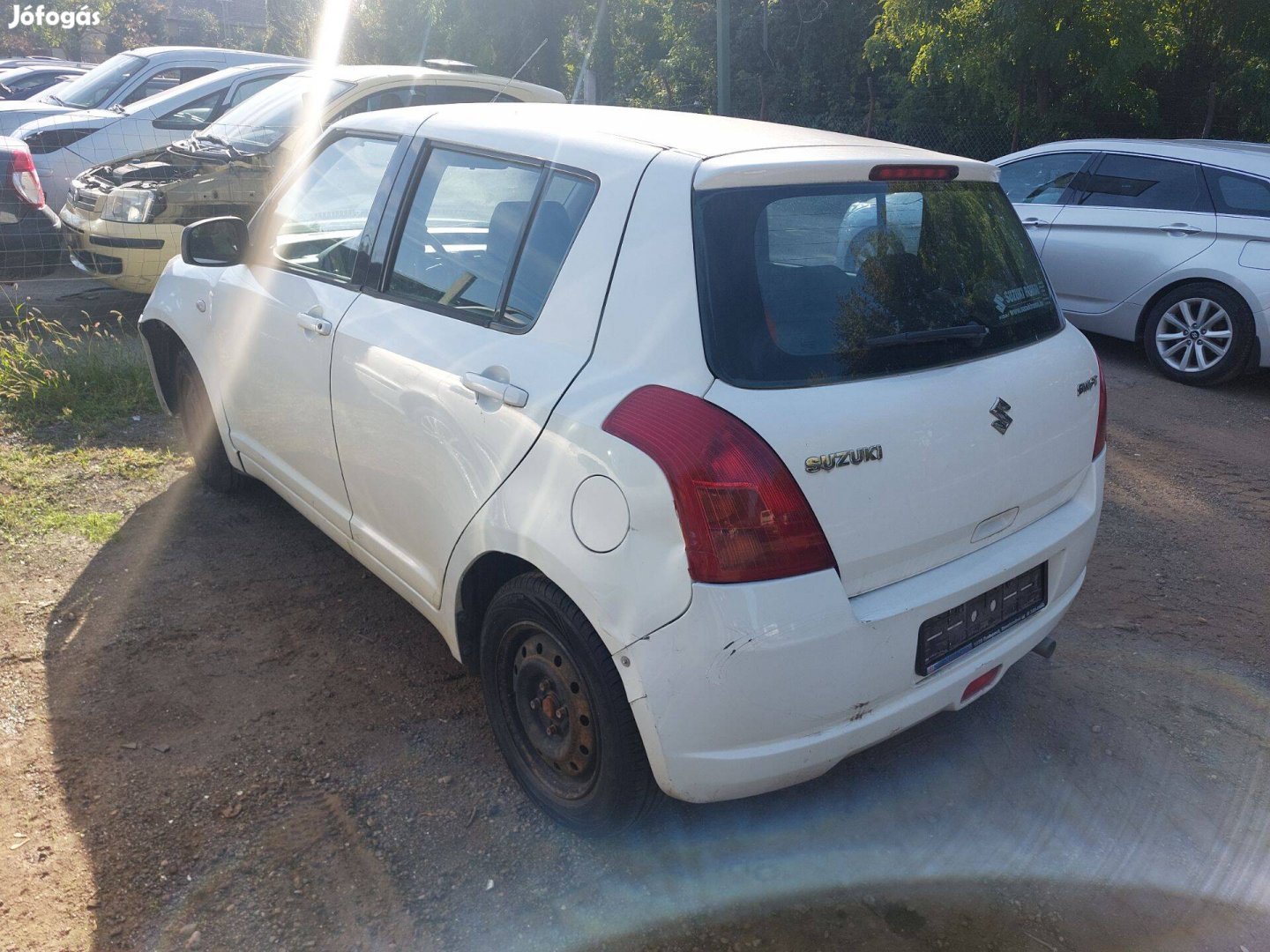 Suzuki Swift 3 karosszéeia elemei fehér