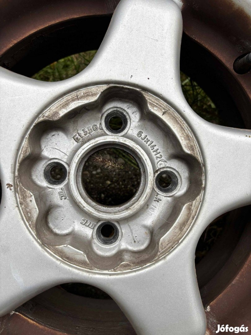 Suzuki Swift 3-ról alufelni nyári gumikkal