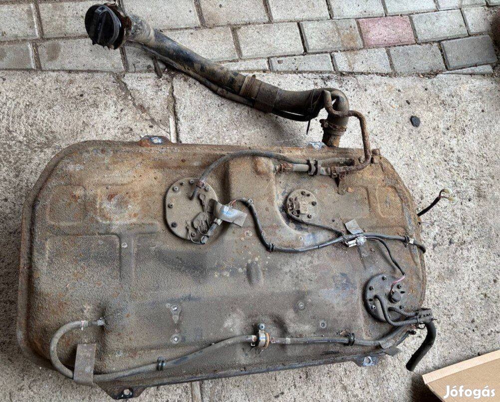 Suzuki Swift 4x4 Subaru Justy 4wd tank + ac pumpa