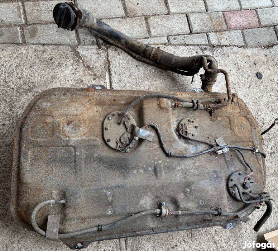 Suzuki Swift 4x4 Subaru Justy 4wd tank + ac pumpa