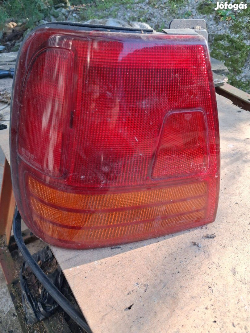 Suzuki Swift Bal Hátsó Lámpa