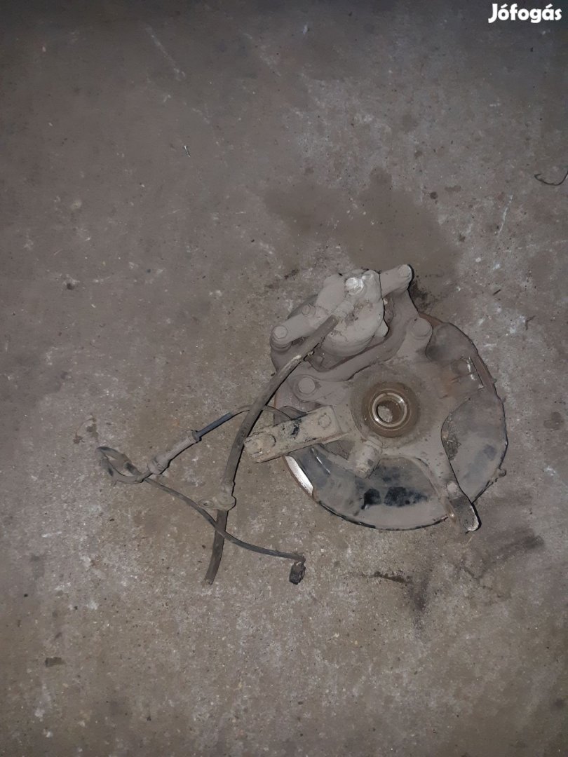 Suzuki Swift III 04-10 Bal Első Csonkállvány Kerékaggyal