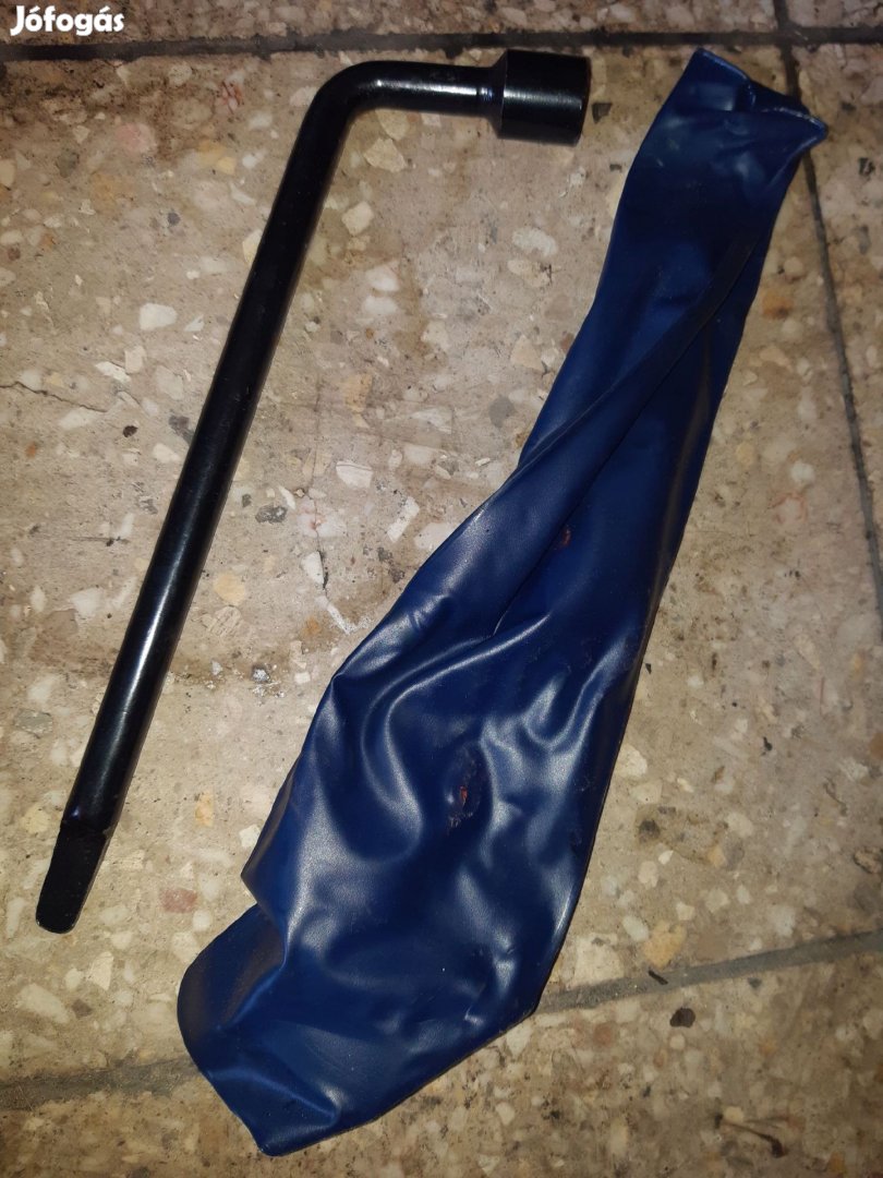 Suzuki Swift III 04-10 Csőkulcs Kerékhez