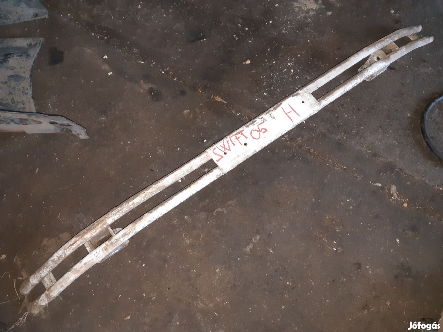 Suzuki Swift III 04-10 Hátsó Lökhárító Merevítő