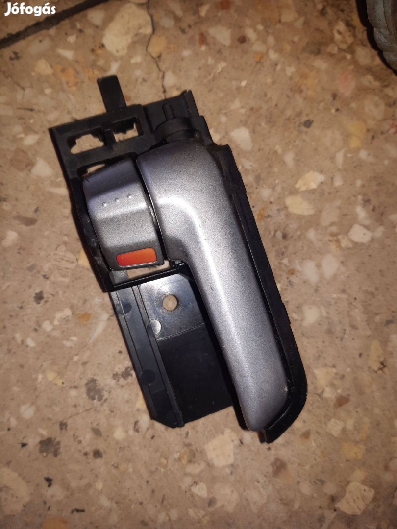 Suzuki Swift III 04-10 Jobb Első Belső Ajtókilincs