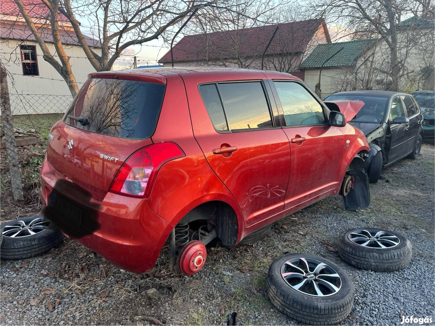 Suzuki Swift III 1.3b,5ajtós alkatrészek