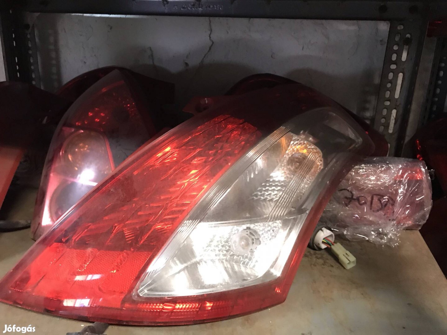 Suzuki Swift III hátsó lámpa