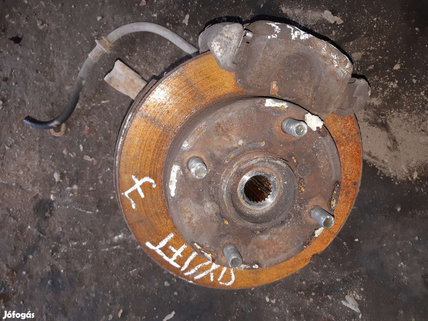 Suzuki Swift II 92-03 Jobb Első Csonkállvány Kerékaggyal