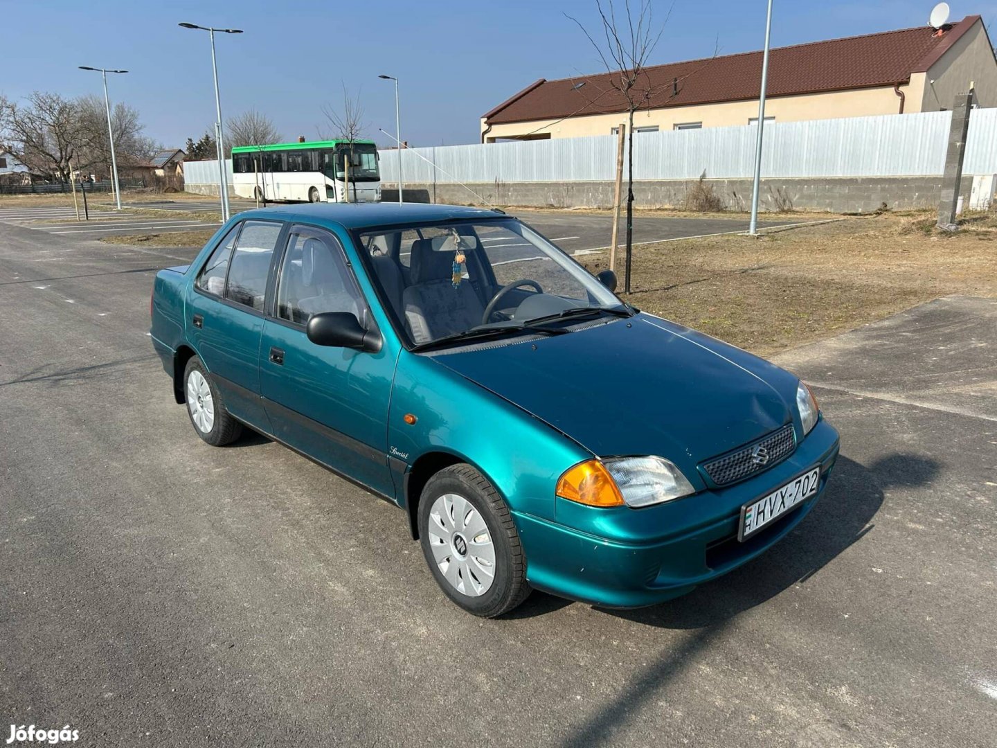 Suzuki Swift Sedan 1.3 GC Vonóhorgos