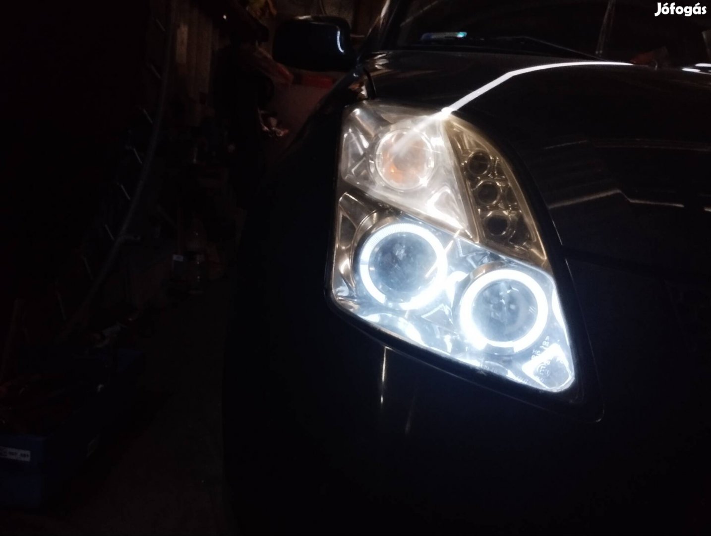 Suzuki Swift angrl eyes lámpa