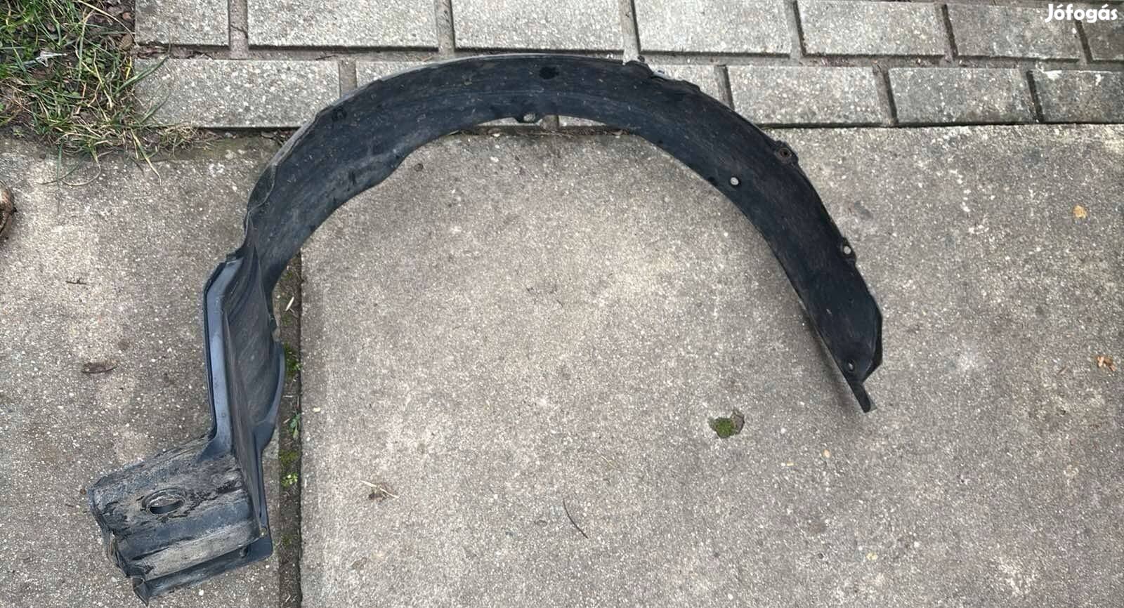 Suzuki Swift bal első dobbetét