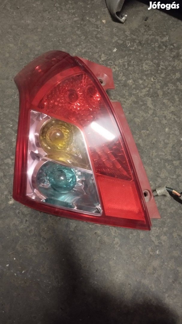 Suzuki Swift bal hátsó lámpa 2008-2010