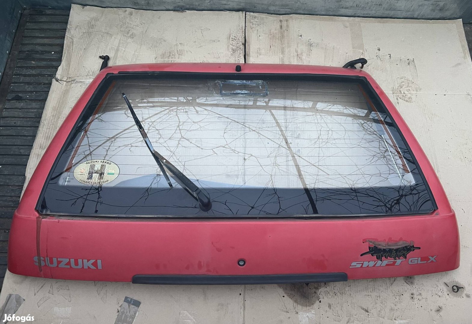 Suzuki Swift csomagtér ajtó