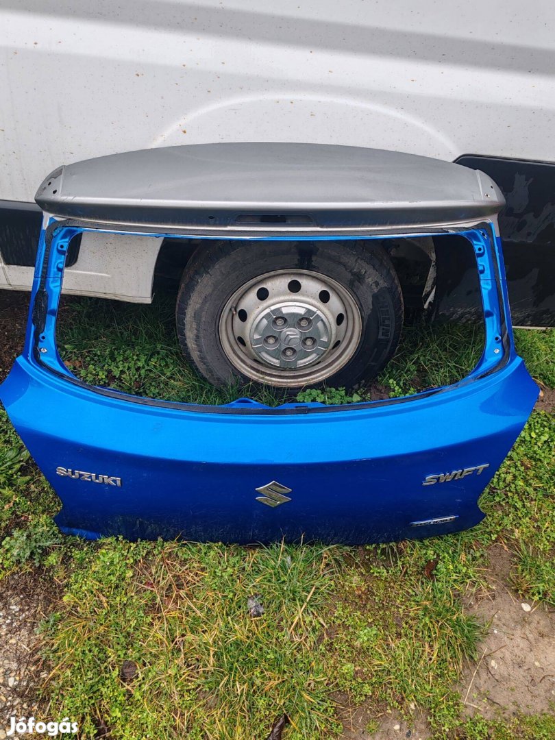 Suzuki Swift csomagtérajtó