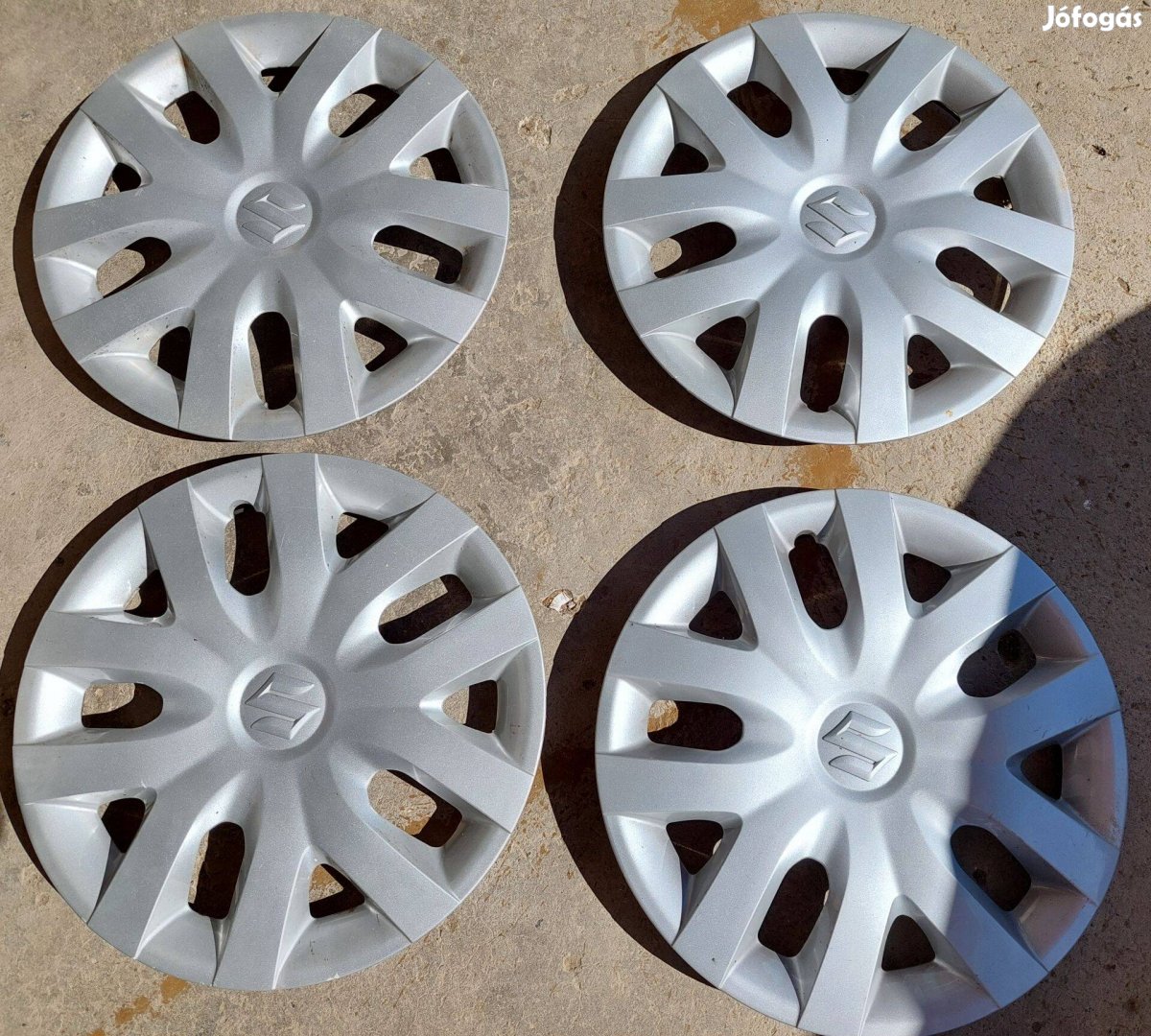 Suzuki Swift dísztárcsa