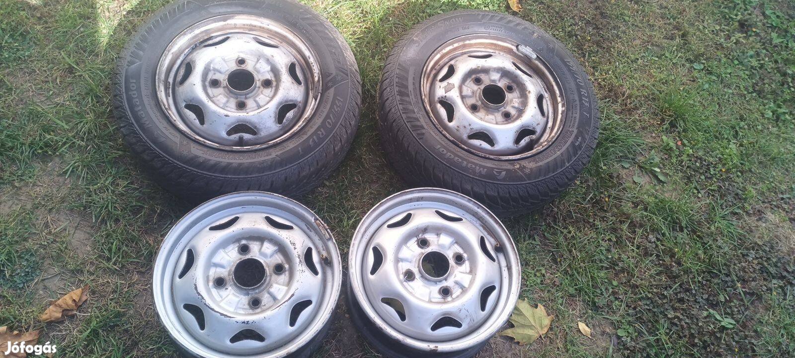 Suzuki Swift felni , téli gumi 155/70 r13