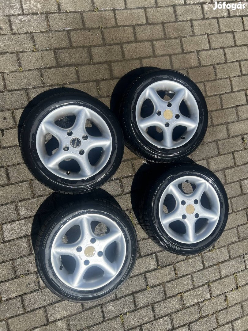 Suzuki Swift felni nyári gumival. 