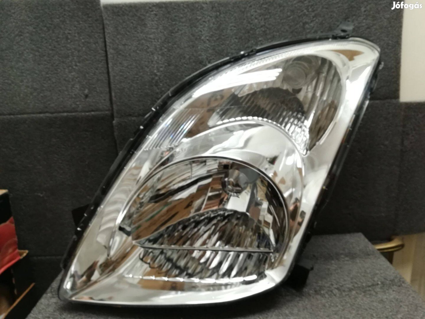 Suzuki Swift fényszóró bal 2005 -> 2007 (H4) (E)
