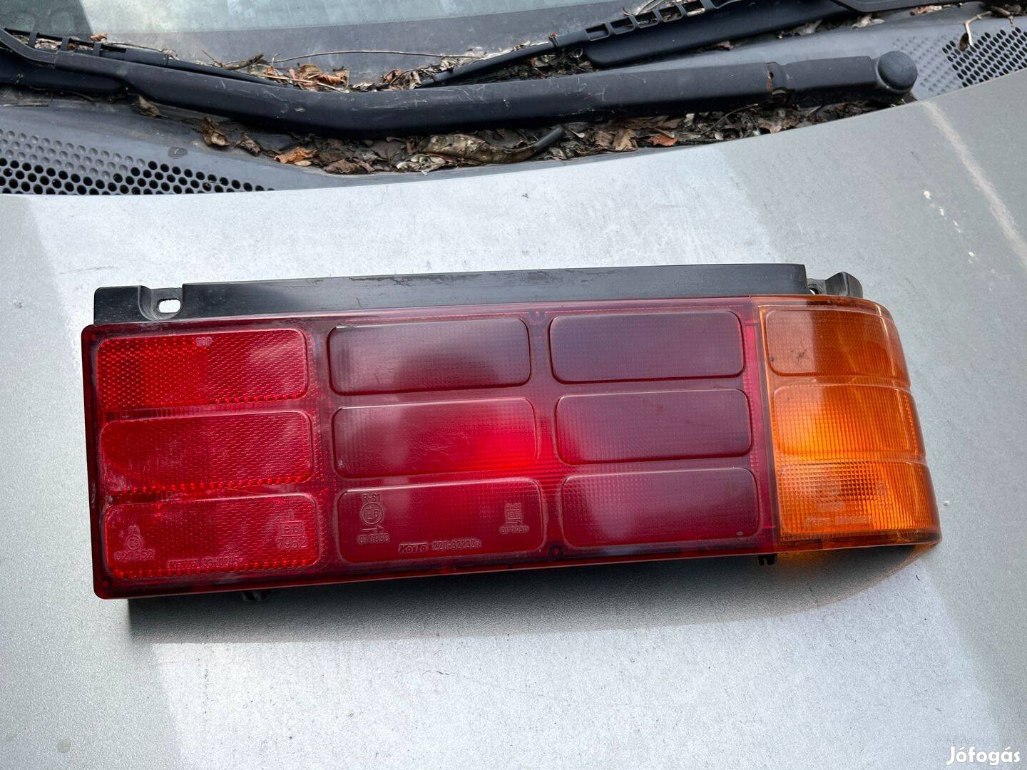 Suzuki Swift hátsó lámpa kis hibával