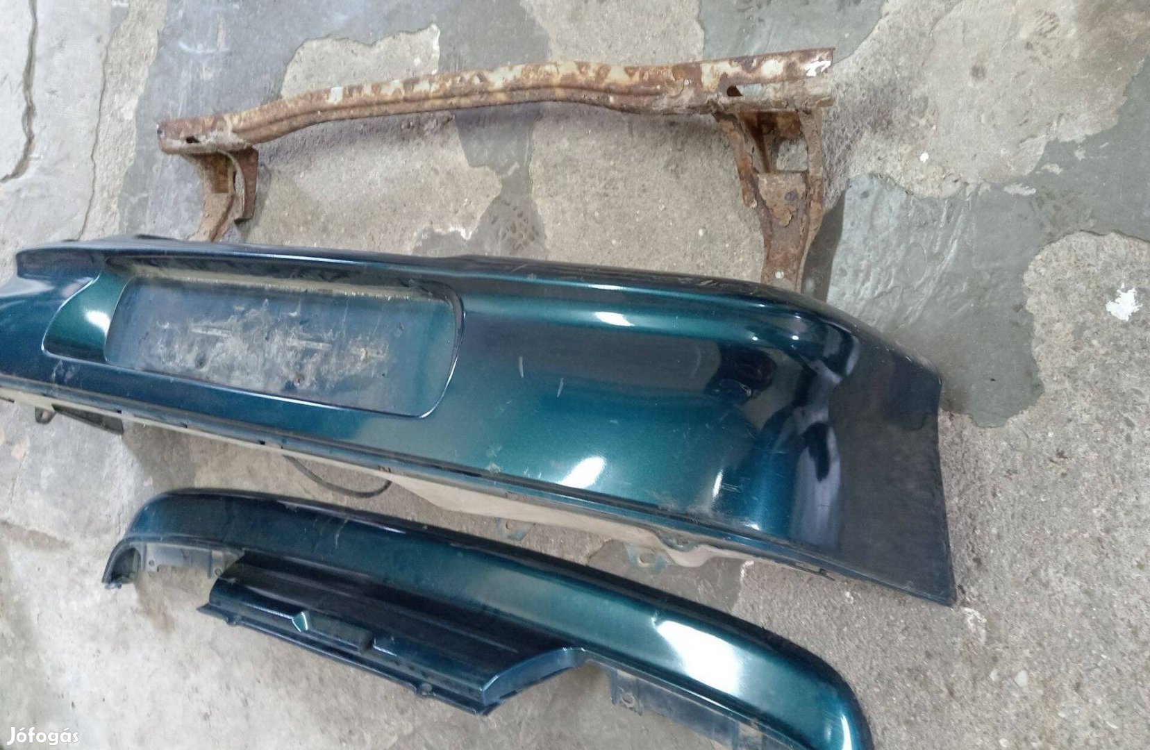 Suzuki Swift hátsó lőkháritó jó állapotban olcsón eladó
