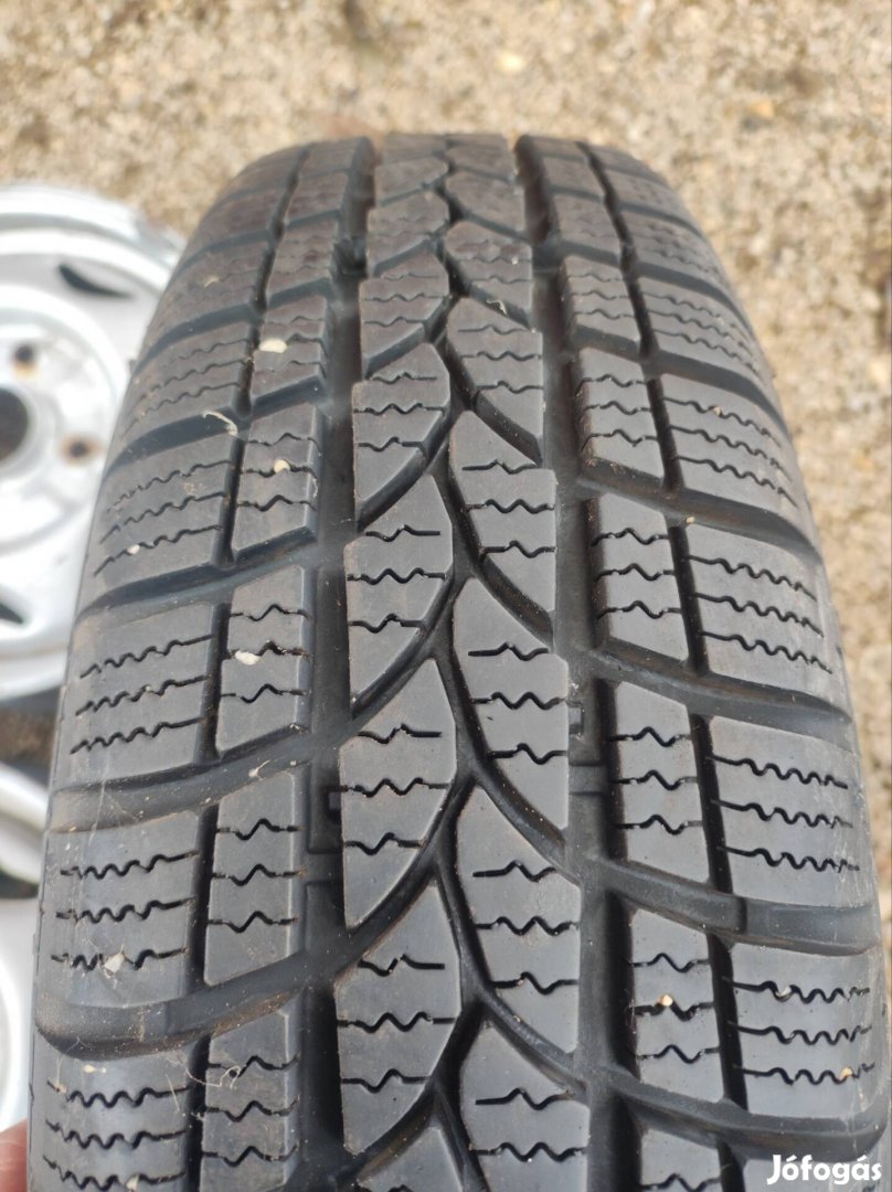 Suzuki Swift lemezfelni és 1db téligumi eladó 