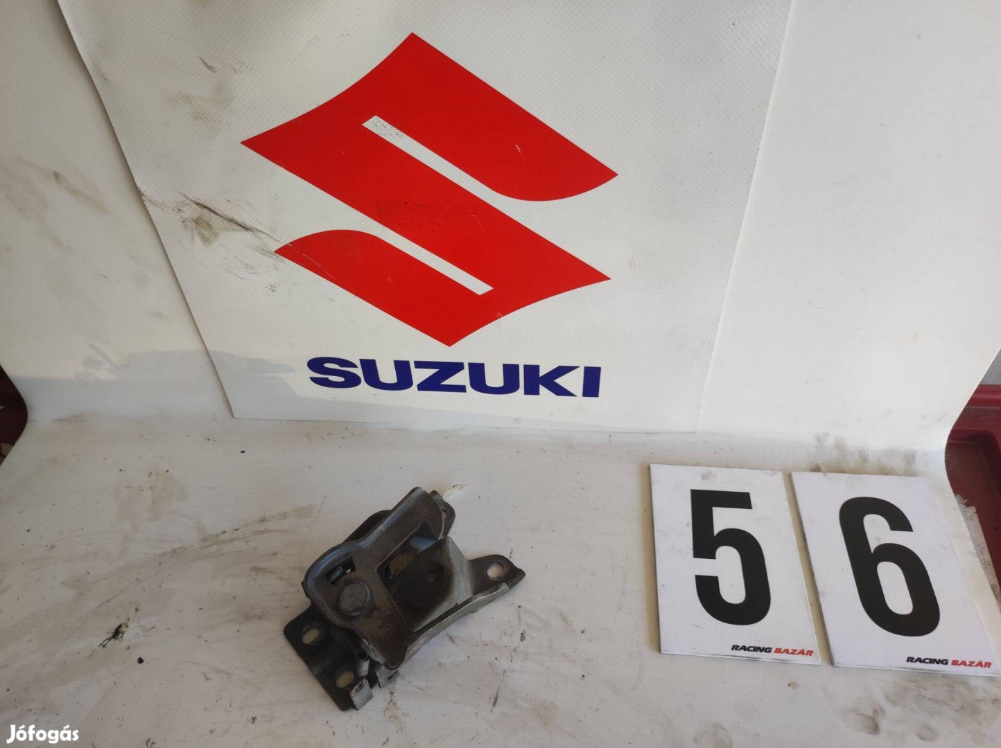 Suzuki Swift motorháztetőzár