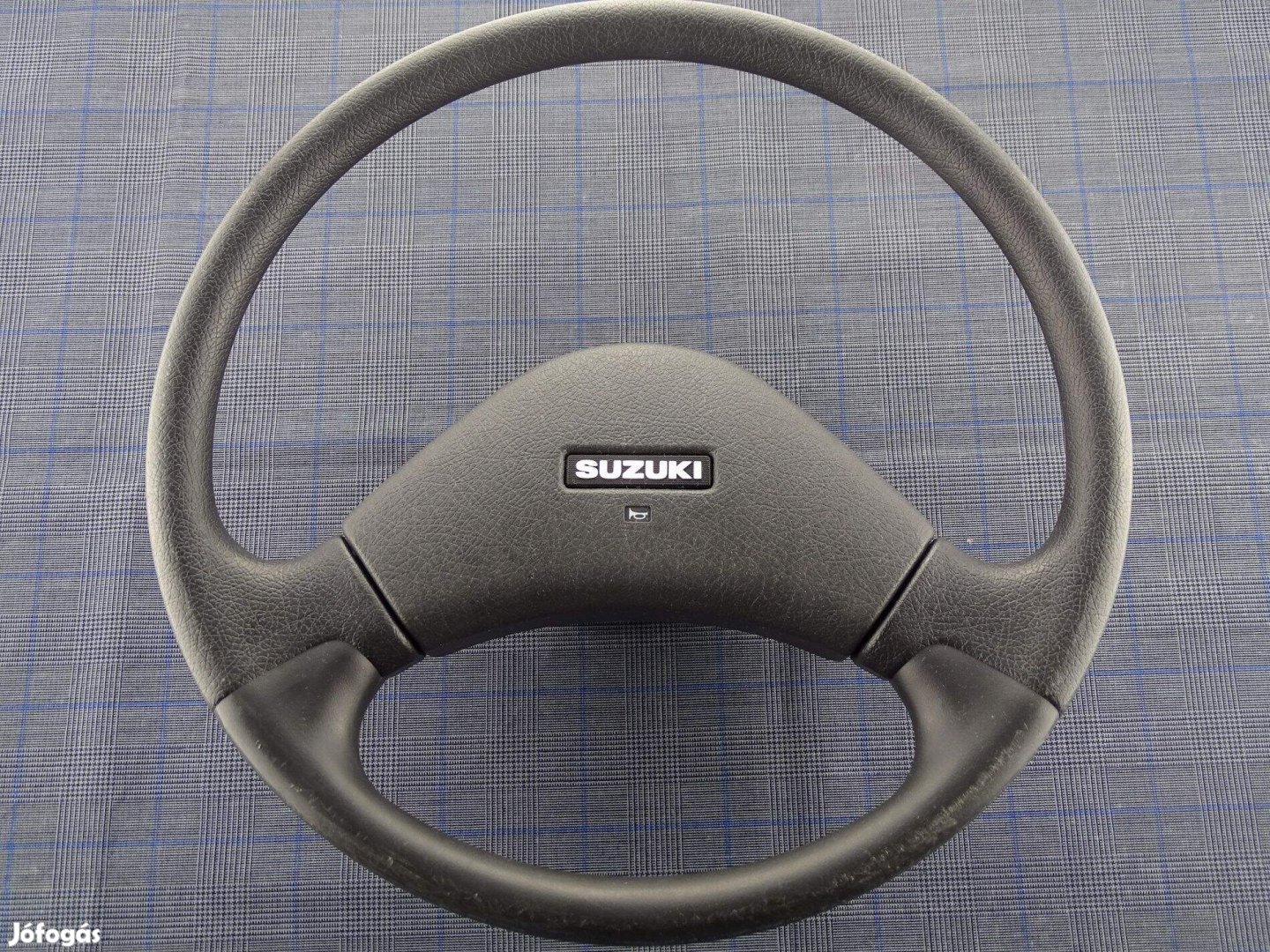 Suzuki Swift régi légzsák nélküli kormány