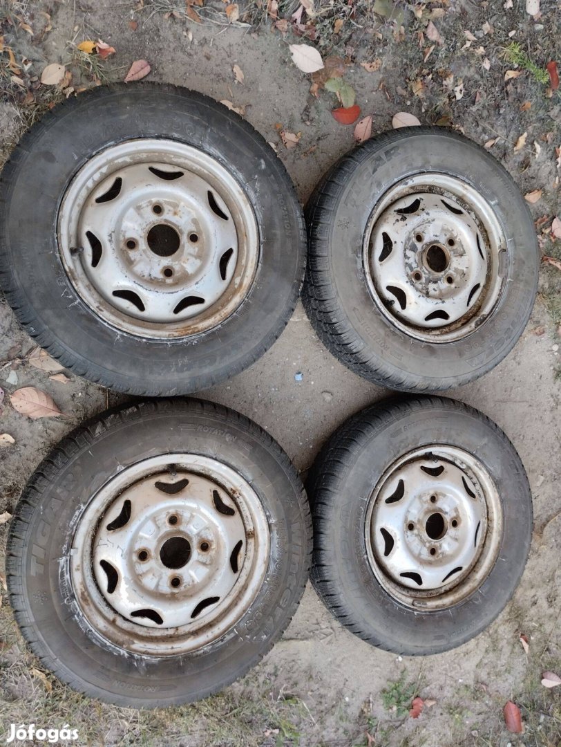 Suzuki Swift téli kerék szett téli gumi