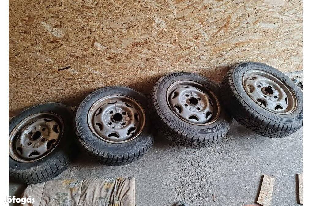 Suzuki Swift téli lemezfelni garnitúra téli gumikkal