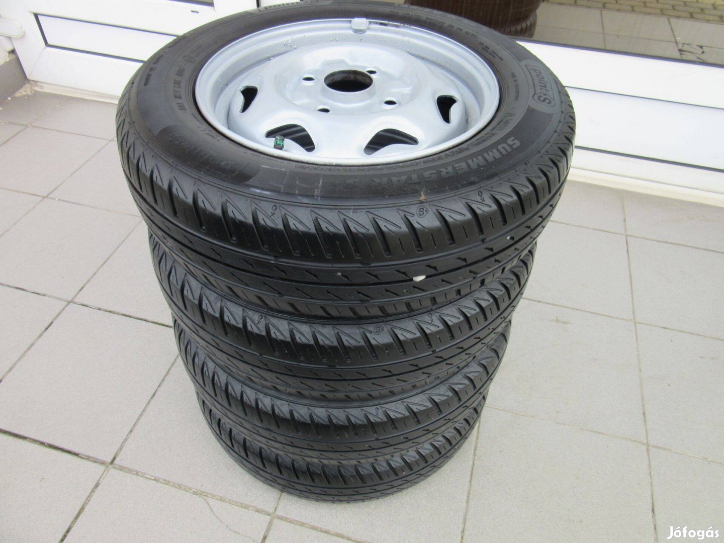 Suzuki Swiftre acélfelni 155/70 R 13 nyárigumival eladó