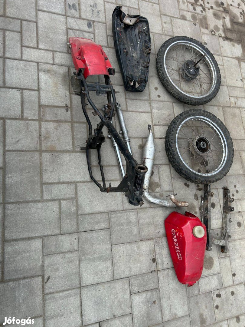 Suzuki TS50Xk veterán krossz motor váz tank kerekek