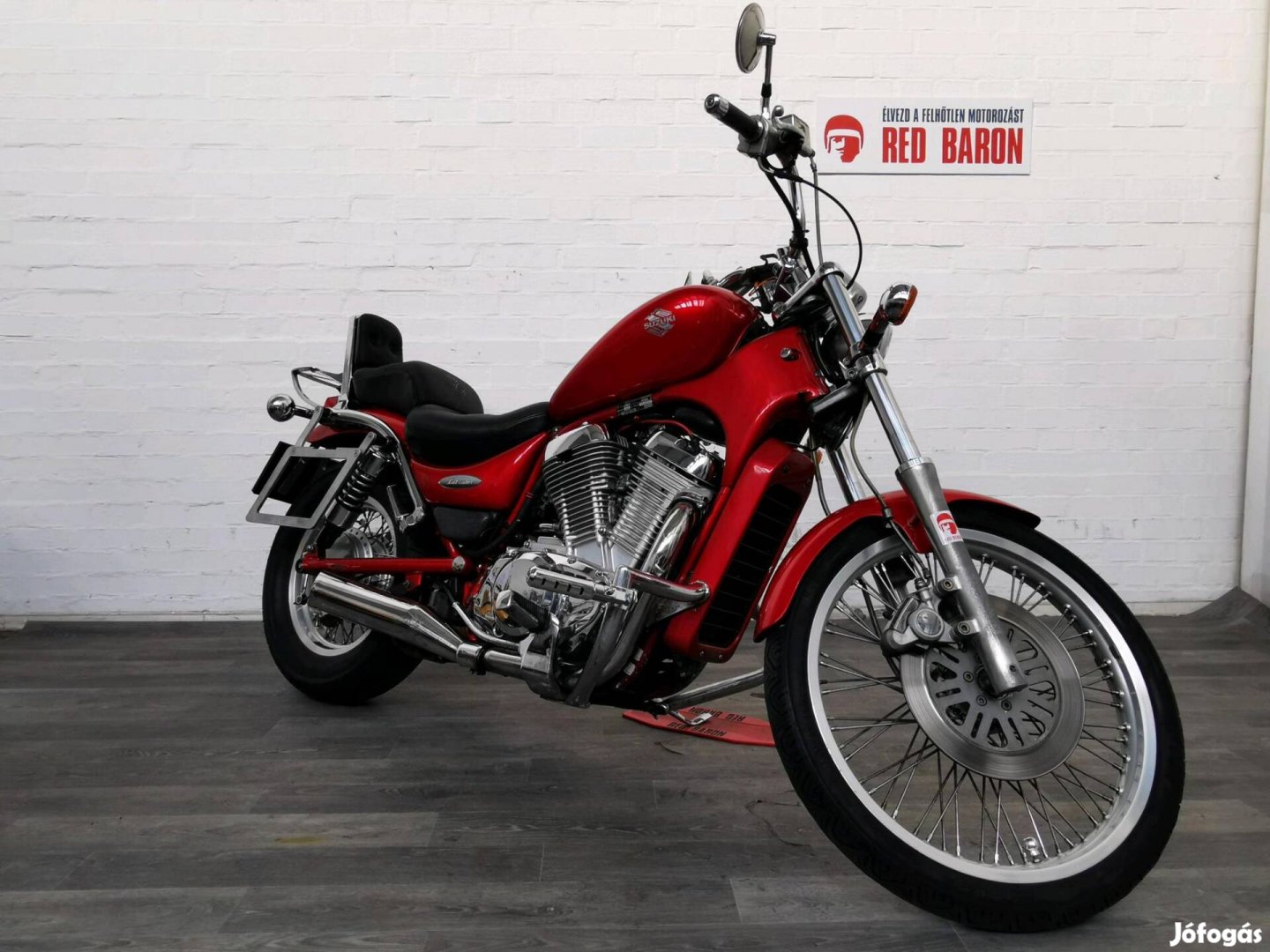 Suzuki VS 600 (Intruder) Írásos RED Baron Garan...