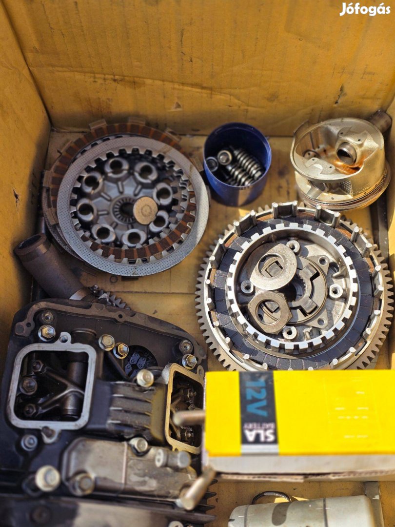 Suzuki VZ800 Marauder motor alkatrészek