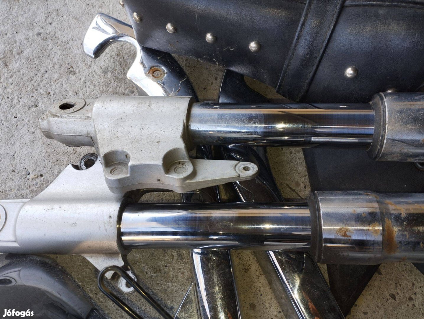 Suzuki VZ 800 Marauder alkatrész , első teleszkóp