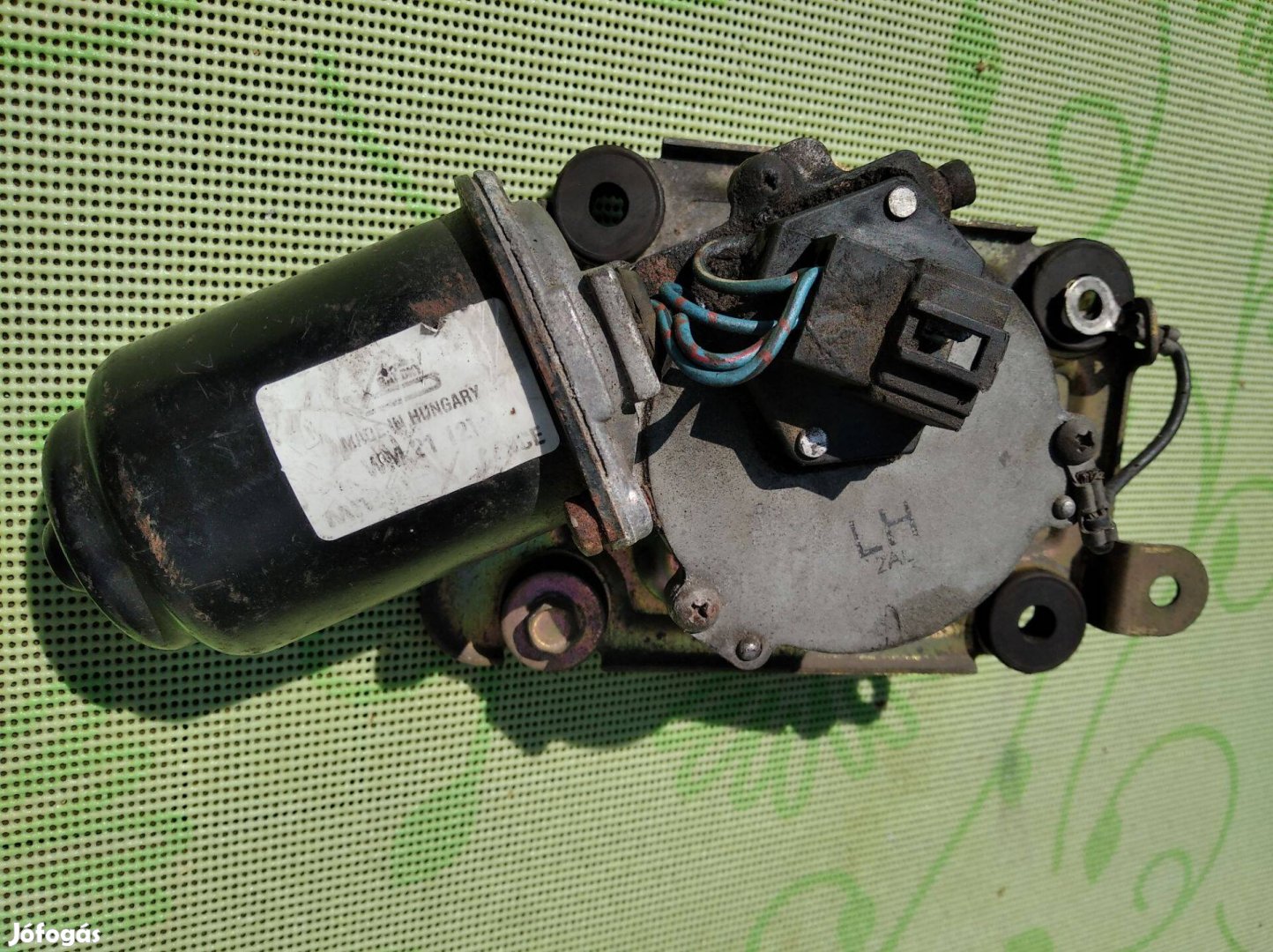 Suzuki Vagonr+ első ablaktörlő motor eladó!