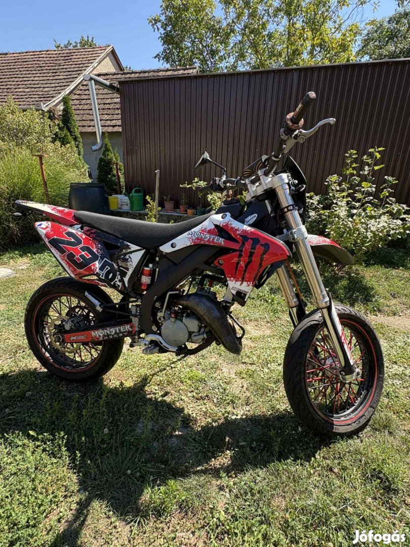Suzuki Valenti Racing