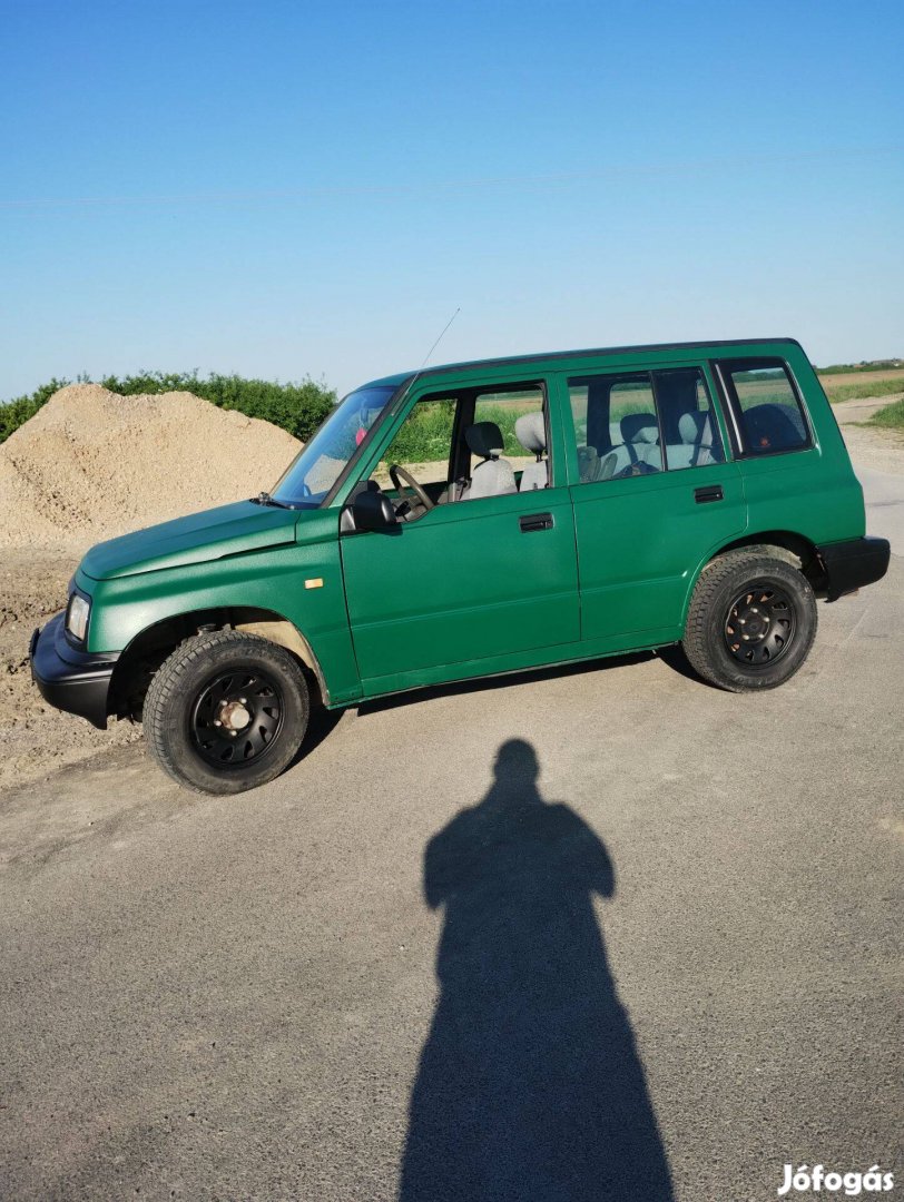 Suzuki Vitara 1.6 16v 71kw vonóhorog raptor fényezés