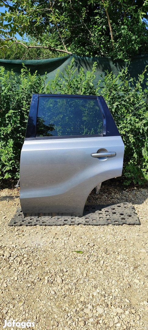 Suzuki Vitara 2005-2015 bal hátsó ajtó - komplett