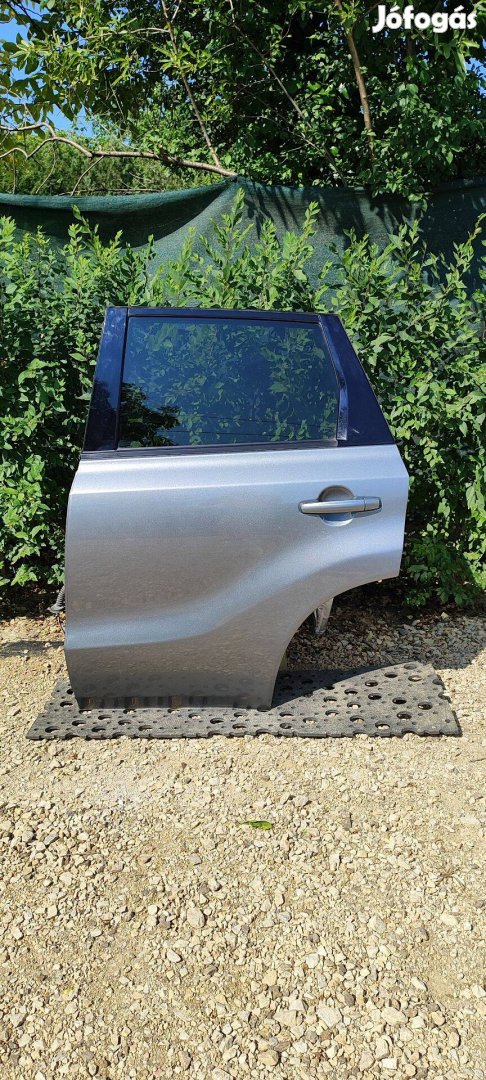 Suzuki Vitara 2005-2015 bal hátsó ajtó - komplett