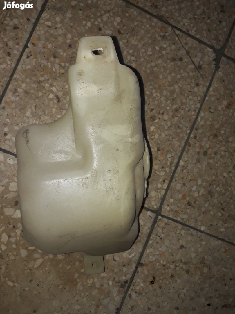 Suzuki Vitara Ablakmosó Tartály