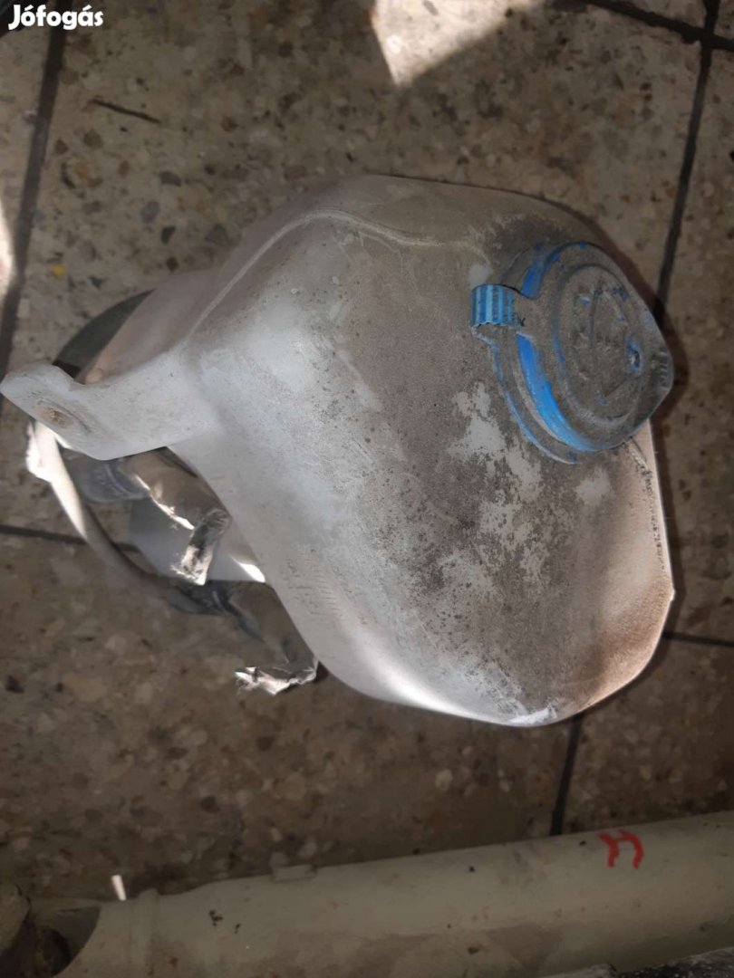 Suzuki Vitara Ablakmosó Tartály Ablakmosó Szivattyú