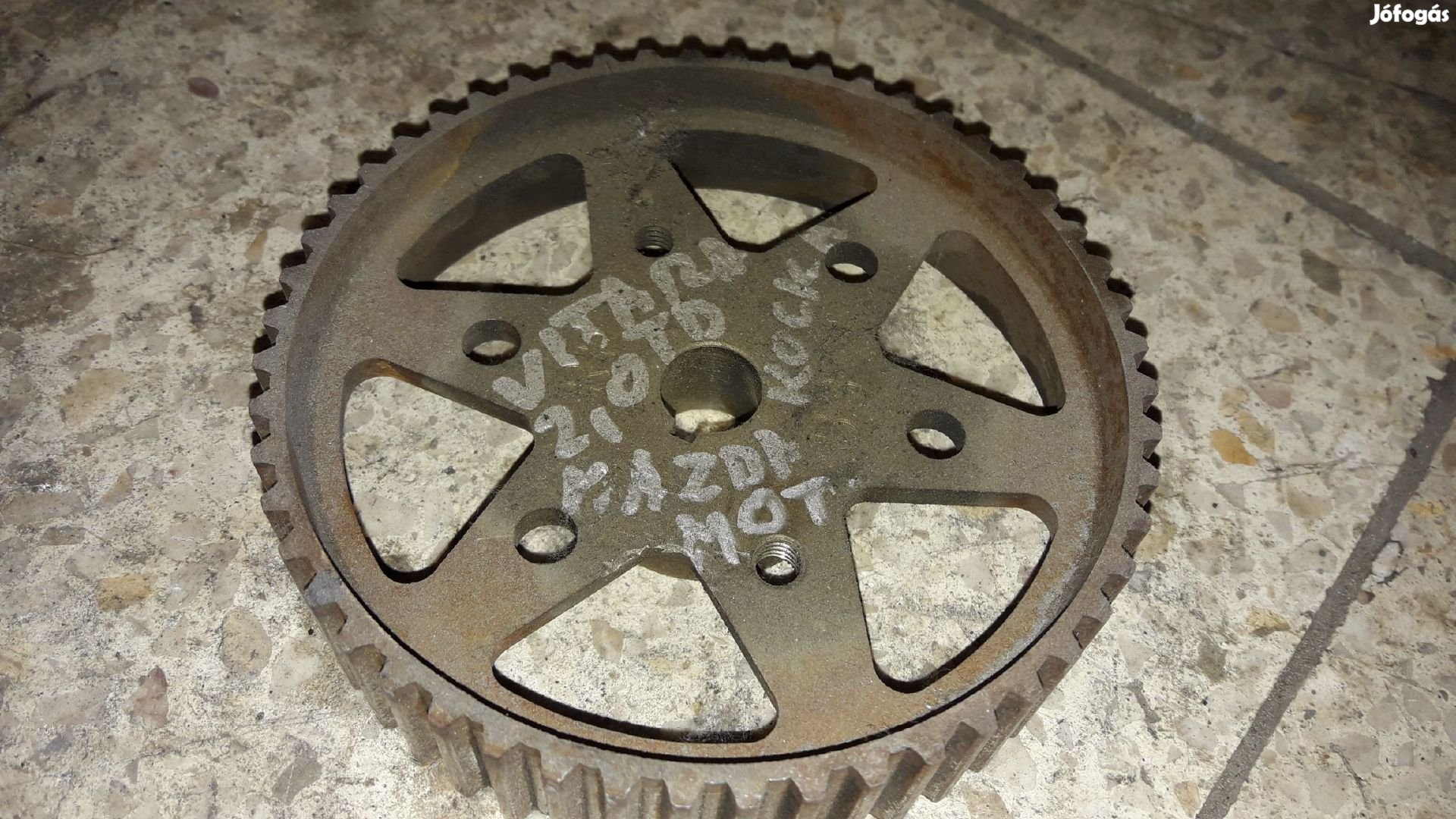 Suzuki Vitara Adagolókerék