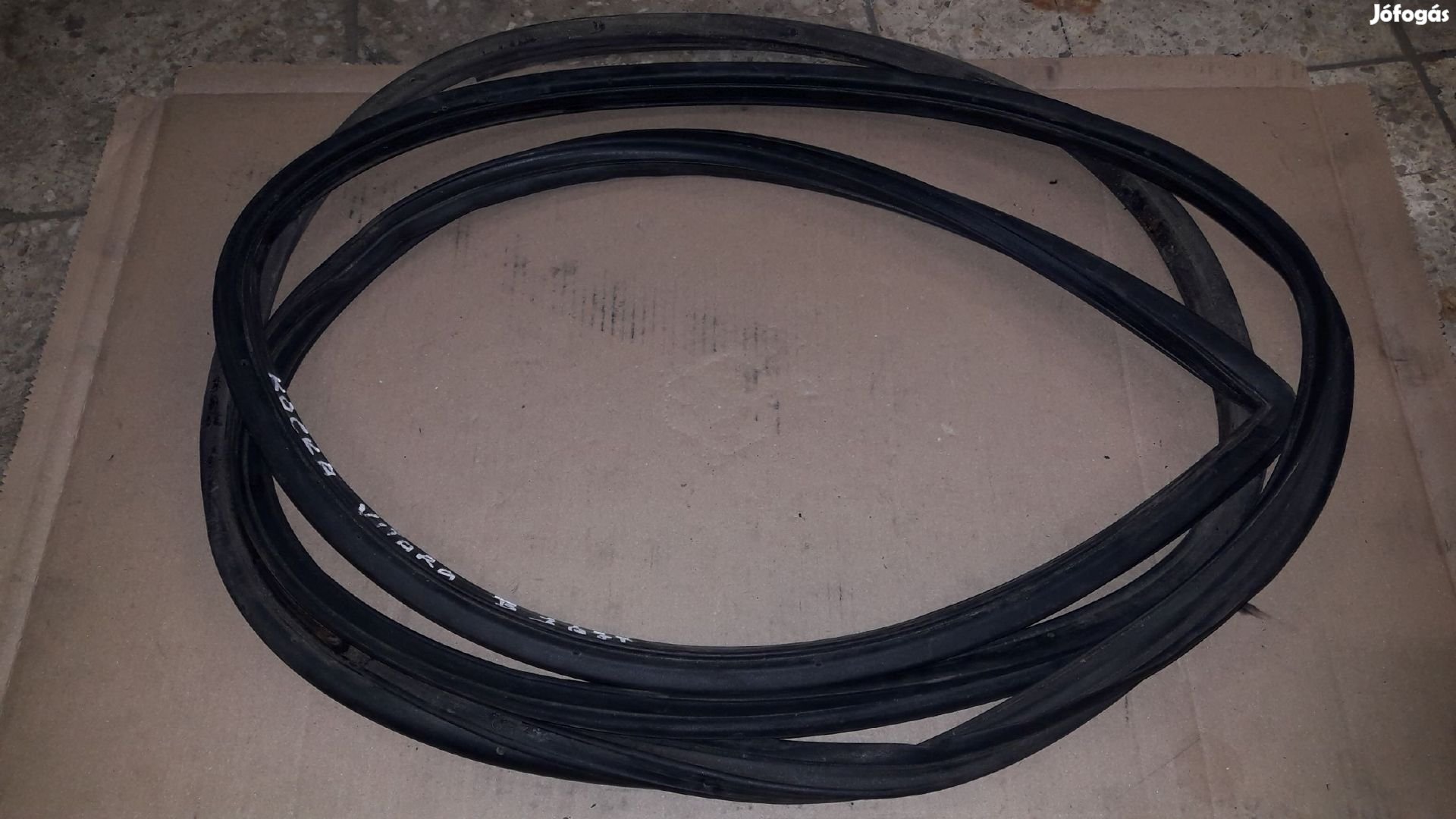 Suzuki Vitara Bal Első Ajtó Gumikéder