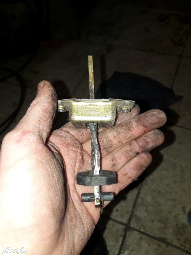 Suzuki Vitara Bal Első Ajtó Nyitáshatároló