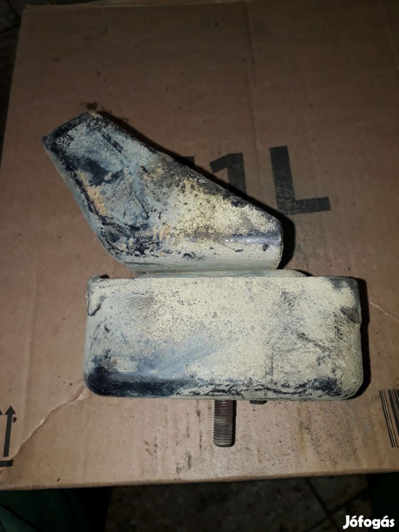 Suzuki Vitara Bal Motortartó Bak